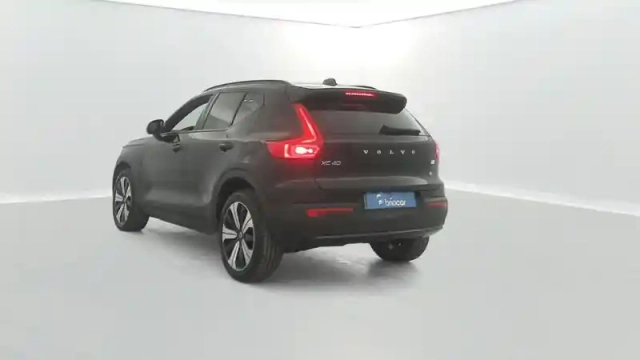 Volvo Xc40 recharge 231ch plus edt + pack hiver avec pompe à chaleur — photo 27