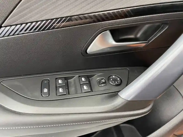 Peugeot 2008 puretech 130 s&amp;s eat8 — photo 96