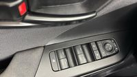 Toyota C-Hr 1.8 Hybride 140ch Design NG23 — photo 30