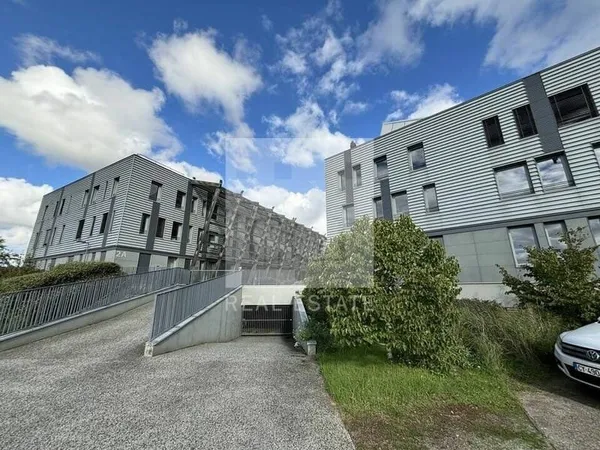 Bureaux 179 m²