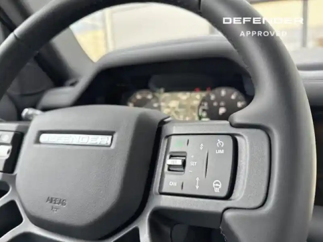 Land Rover Defender 110 2.0 p300e x-dynamic se — photo 12