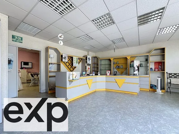GASNY - LOCAL COMMERCIAL 160 m² - EMPLACEMENT CENTRE-VILLE