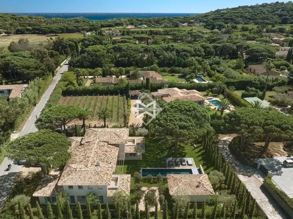 Villa 9 pièces 504 m²