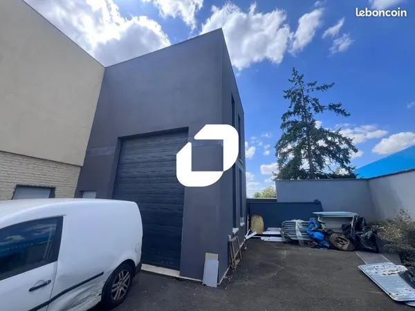 Local d'activité 250 m²