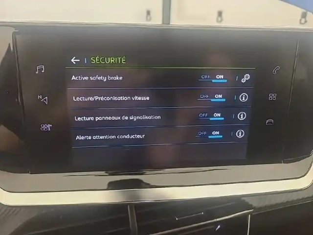 Peugeot 2008 electrique 136 ch — photo 19