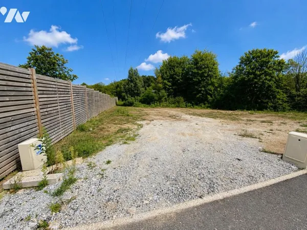 Terrain 688 m²