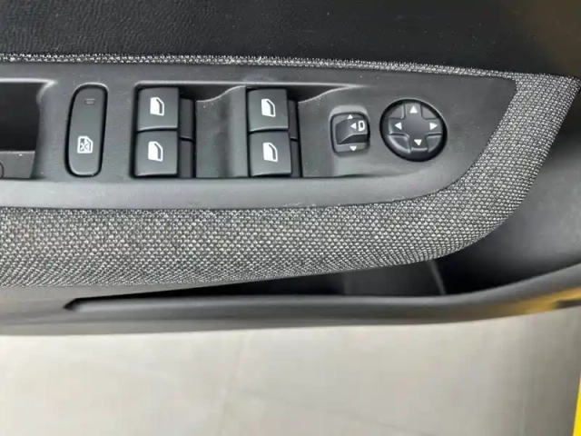 Peugeot 208 puretech 75 s&amp;s bvm5 — photo 15