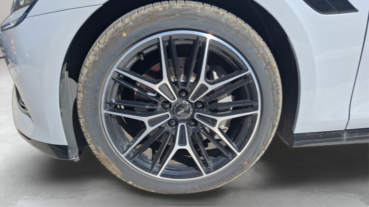 BYD Seal 82,5 kWh 530 ch AWD — photo 13