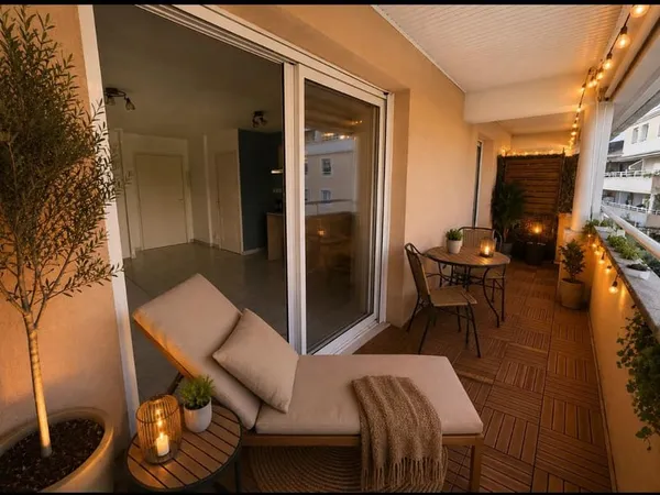 2P DERNIER ETAGE RESIDENCE AVEC PISCINE