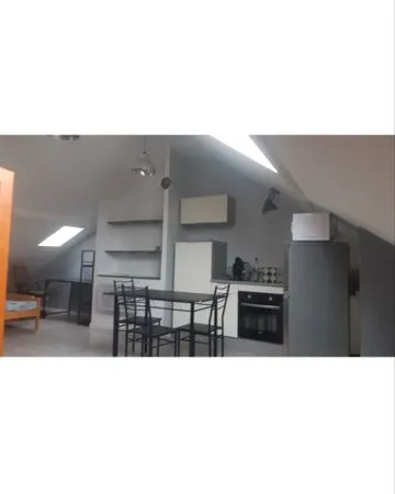 Beau studio calais 430e 2eme étage