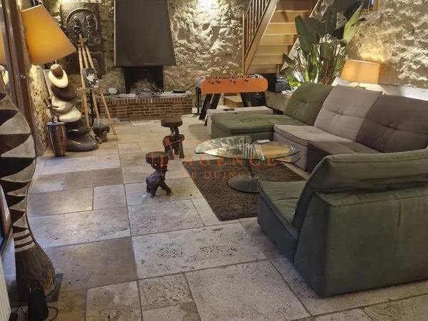 Maison 12 pièces 361 m²