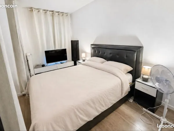 Chambre meublée dans T2 45m