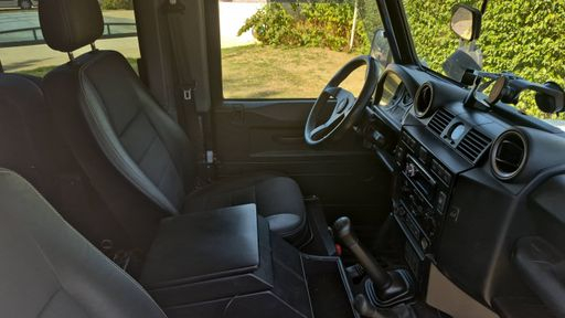 Land Rover Defender 90 2.2 TDCi 122 4WD - SE – 2012 – 134095 km – Diesel – Boîte Manuelle — photo 26