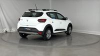 Dacia Sandero 1.0 TCe 90ch Stepway Confort -22 — photo 5