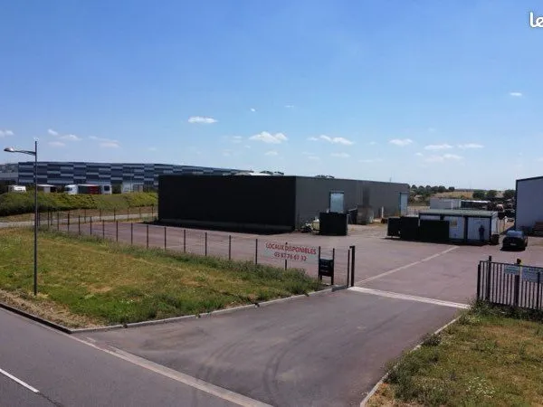 LOCAL 400m2 FORTE VISIBILITÉ