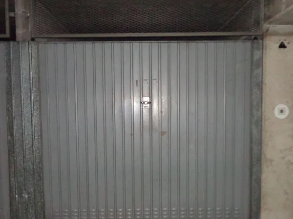 Garage pour voiture , moto ou stockage