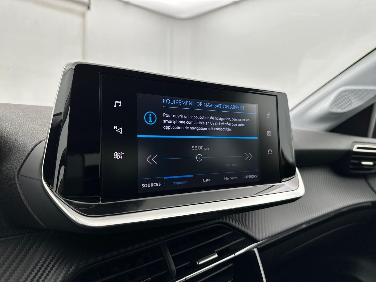 Peugeot 208 puretech 100 s&s bvm6 style — photo 10