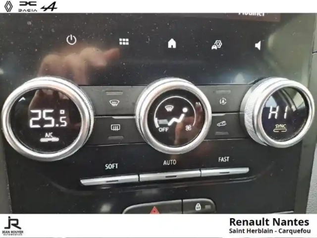 Renault Megane 1.5 blue dci 115ch evolution — photo 4