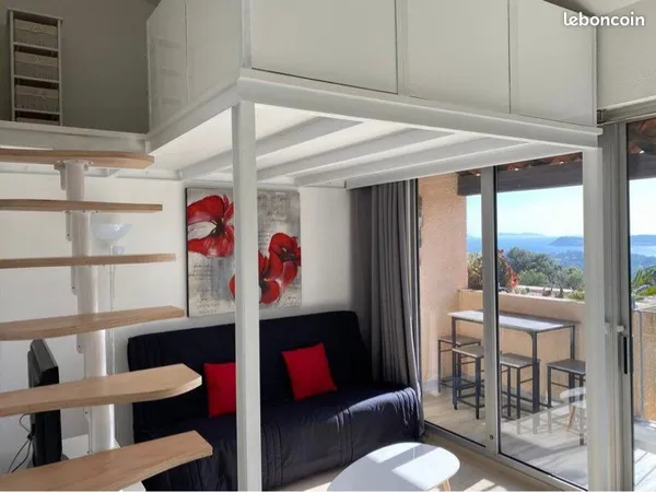 La Croix Valmer, Grand Studio à louer à l'année meublé, vue mer et Piscine, idéalement situé à cinq 
