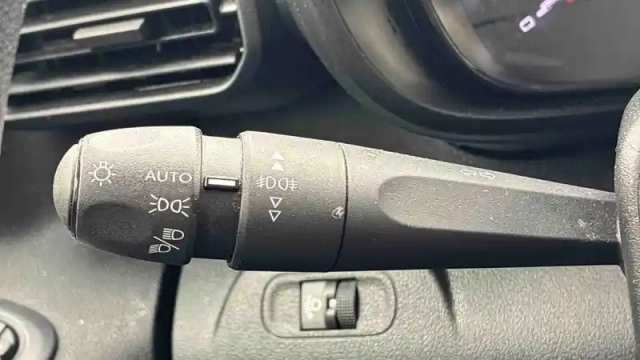 Toyota Proace city medium 1.5l 130 d-4d — photo 59