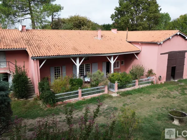 Maison 9 pièces 217 m²
