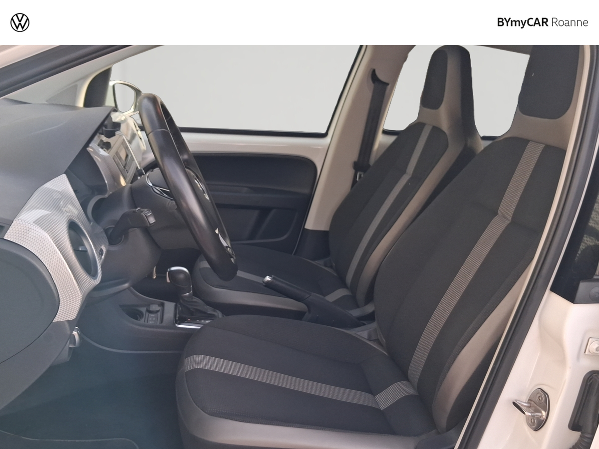 Volkswagen e-UP Electrique — photo 13