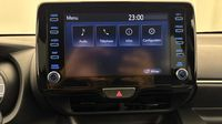 Toyota Yaris 116h Design 5p MY22 — photo 19