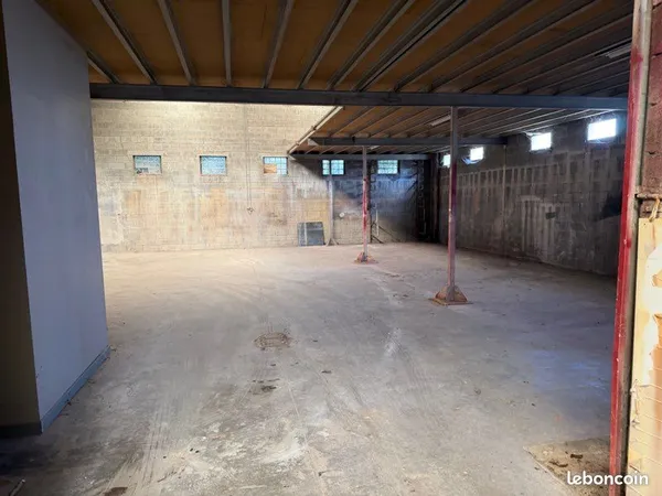 Local Hangar Dépôt 500 m2