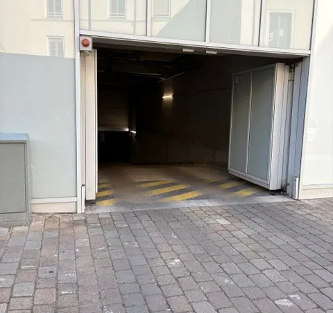 Garage / Box 15.1M2 REIMS secteur Bvrd de la Paix