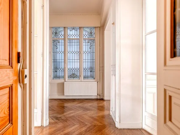 Appartement 6 pièces 171 m²