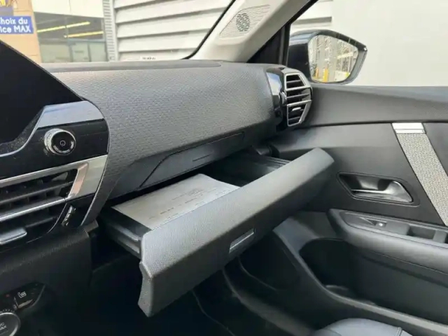 Citroën C4 e- 136 ch automatique — photo 62