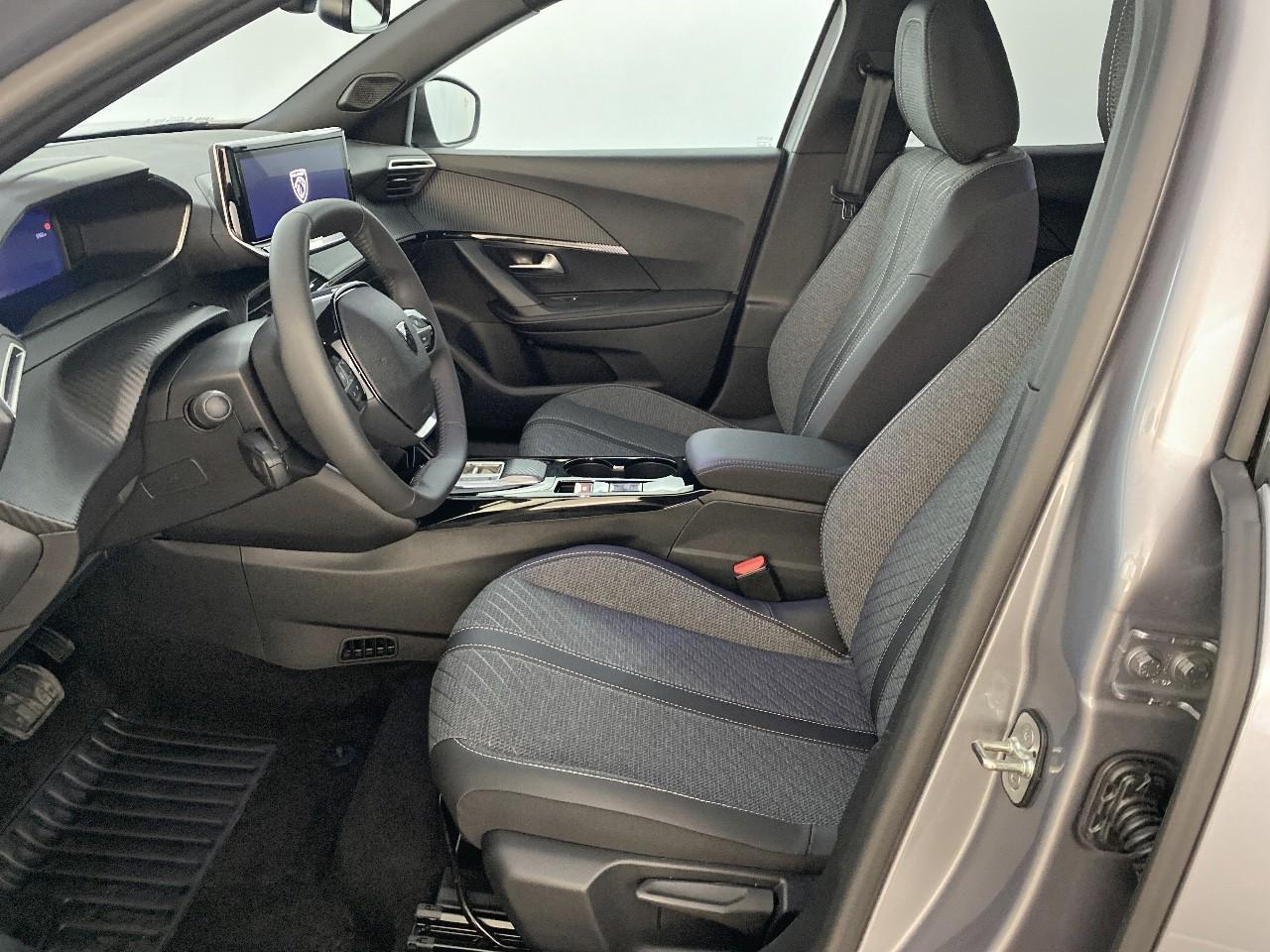 Peugeot 2008 hybrid 145 ch e-dcs6 allure — photo 9