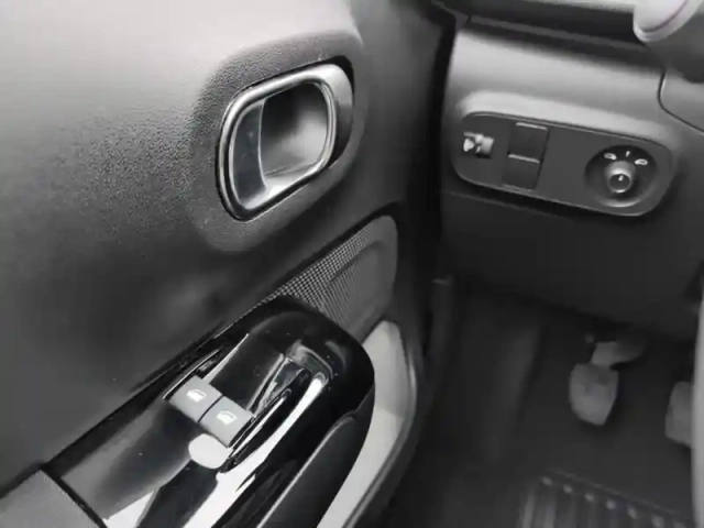 Citroën C3 puretech 110 s&amp;s bvm6 shine — photo 20