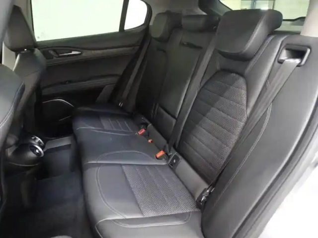 Alfa Romeo Stelvio 2.2 diesel 210ch executive q4 at8 my19 — photo 12
