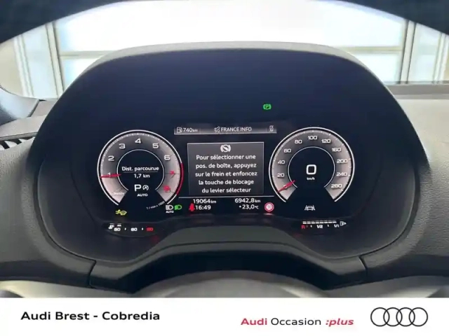 Audi Q2 35 tfsi 150ch s line s tronic 7 — photo 11