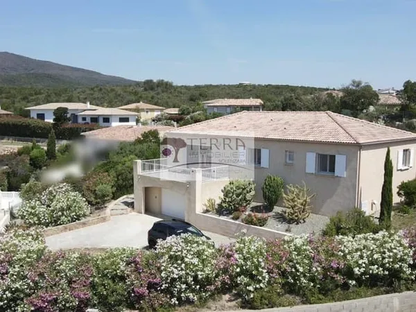 Maison de plain-pied 5 pièces 114 m²