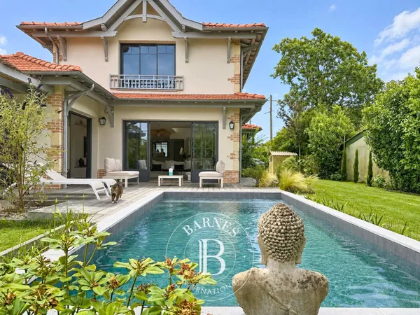 VILLA « NÉRÉA » AVEC PISCINE ET PROCHE PLAGE, À GUJAN-MESTRAS - CAPACITÉ 8 PERSONNES