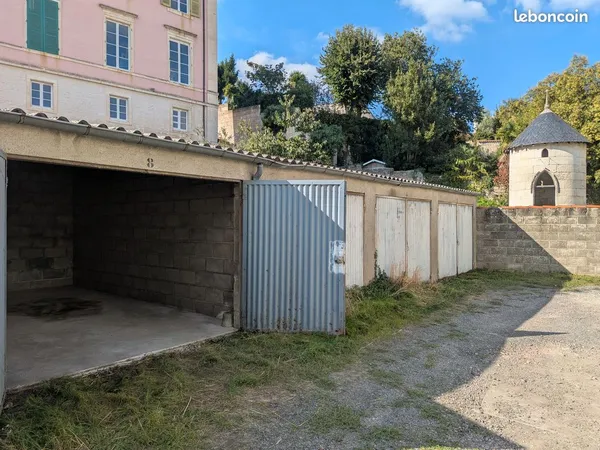 RARE - Grand garage indépendant 16,8m² - Niort Centre (Rue de la Boule d'Or)