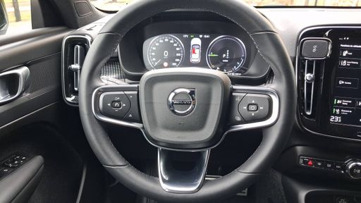 Volvo XC40 1.5 T5 Recharge 180 + 82ch DCT7 - R-Design – 2022 – 82500 km – Hybride rechargeable – Boîte Automatique — photo 29