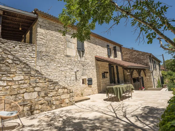 Maison en pierre de 120 m2 sur un terrain de 4920 m2