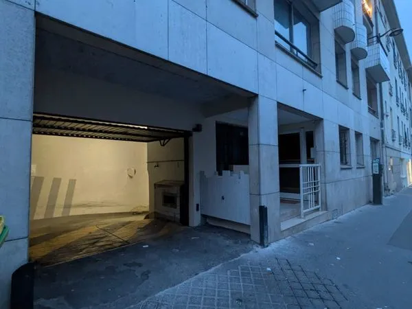 Place de parking en sous-sol, rue Duhesme, Paris 18e / potentiel investisseur 11%