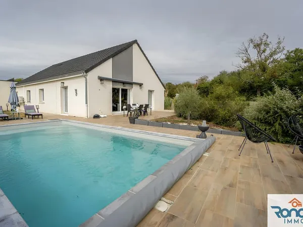 MAISON 5 PIECES / 3 CHAMBRES / 120M2 ENVIRON / 586M2 DE TERR