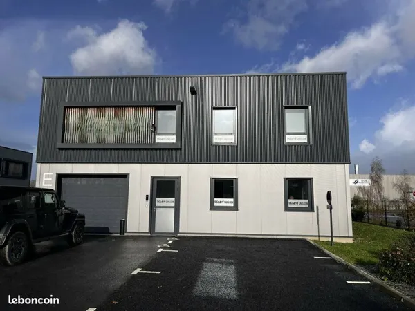 BUREAUX 200 m² SAINT GILLES