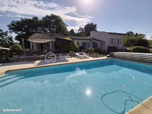Villa 9 pièces 200 m²