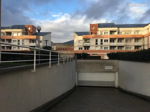 Garage/box 14 m² Acheres