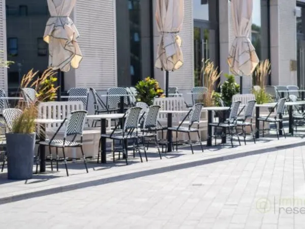 Café restaurant 1 pièce 140 m²