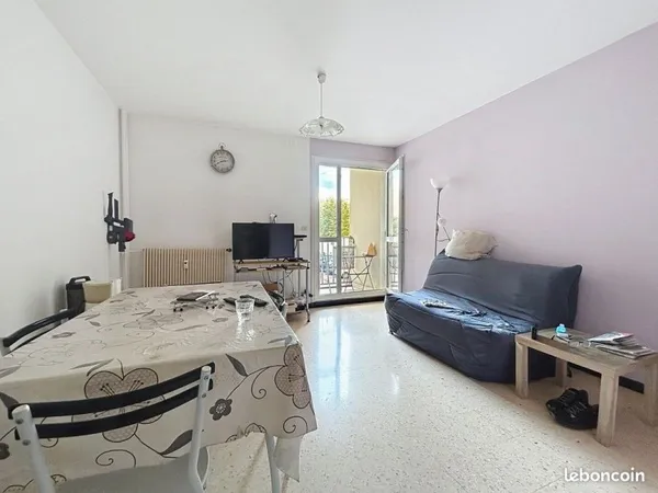 Studio 1 pièce 27 m²