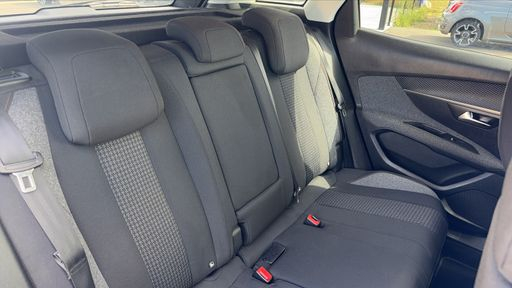 Peugeot 3008 1.5 BlueHDi 130 EAT8 - Active Business – 2018 – 146253 km – Diesel – Boîte Automatique — photo 31