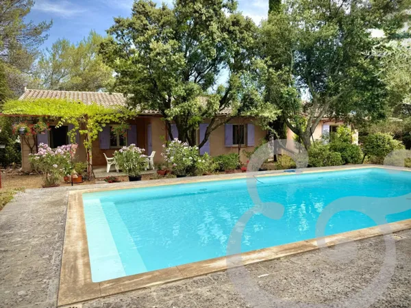 Élégante maison provençale avec piscine