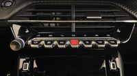 Peugeot 2008 1.2 PureTech 130ch S&S GT Pack — photo 26